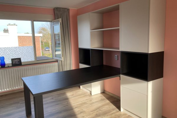 werkplek met kastruimte